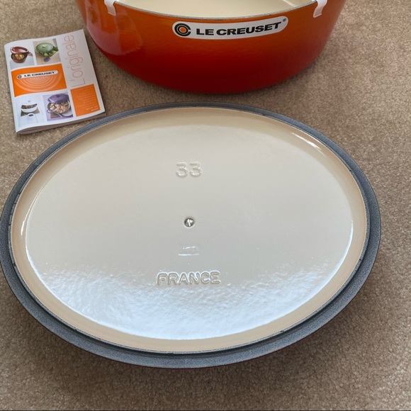 Le Creuset new 8qt #33 Volcanic rare - Picture 6 of 14